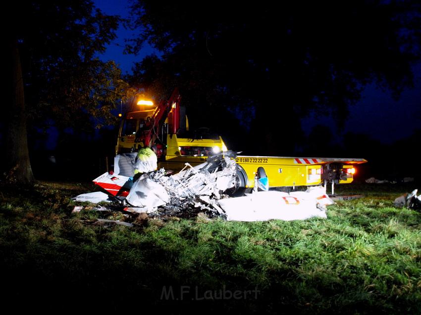 Kleinflugzeug abgestuerzt Sankt Augustin Meindorf P341.JPG